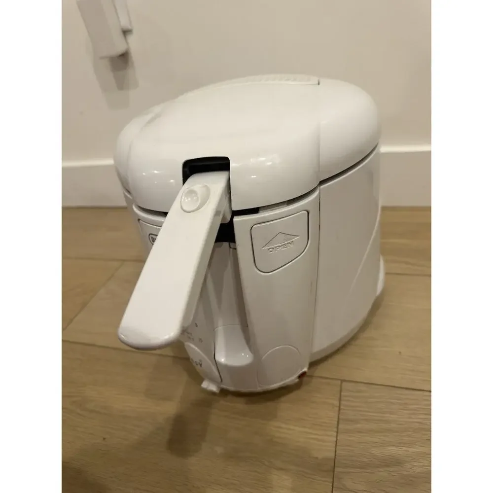 DeLonghi D670U Easy Clean Deep Fryer 1500W White Tested Working